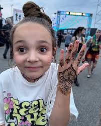 Samia Collins (@samia__collins) • Instagram photos and videos