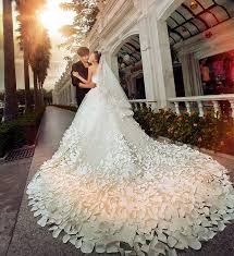 The Most Beautiful Korean Patterns Big Long Cathedral Roayl Train Handmade Petal Wedding Dress Long Train Wedding Dress Wedding Dresses Beautiful Wedding Gowns