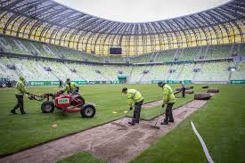 Najnowsze tweety od lechia gdańsk sa (@lechiagdansksa). Stadion Energa Gdansk Z Nowa Murawa Jako Pierwsi Zagraja Na Niej Pilkarze Lechii I Arki