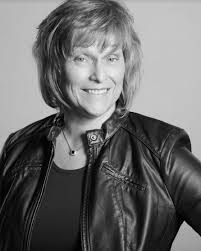 MMT RESIDENT COMPANY SPOTLIGHT ANNA HENTZ Anna Hentz is the FLOMMT (First  Lady of Music Mountain Theatre), going back to the very first production in  Washington Crossing Open Air Theatre where she