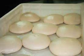 A meno che non siamo dei fortunati possessori di un farinografo brabender conoscere la forza di una farina che non ha riportato il valore di w è. Lezioni Di Pizza Come Usare Le Farine Migliori Per La Pizza A Casa