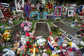 Did elvis presley fake his own death? The Latest Elvis Fans Mark 40th Anniversary Of His Death