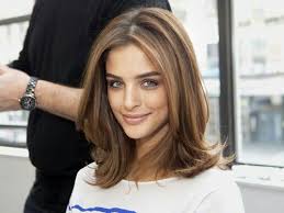 Medium Haircut Front View Layers Hair Styles Blowout Hair Hair Lengths