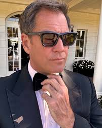 Help me I can't decide !! A B B С