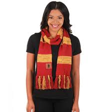 A student in gryffindor who serves as keeper and team captain for the gryffindor quidditch team. Elope Harry Potter Gryffindor Heathered Knit Scarf Watkins Party Store