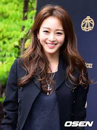 The following year was her debut as an actor, with a small part as a flight attendant on the sitcom daebak family. The End Of The Birth Of A Beauty The Accidental Drama Qween