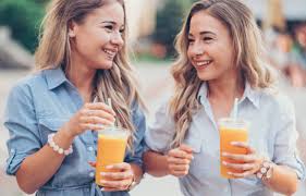 Comment Enlever Une Tache De Jus De Fruit Tout Pratique Jus D Orange Jus De Fruit Jus