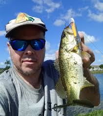 Freshwater sport fishing in Montreal, Quebec and Ontario.: Miami canal  shore fishing