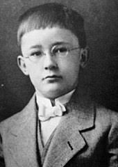 He was old enough to serve in the german army in 1918 and saw out the last days. Heinrich Himmler Wikipedia