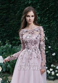 Ist wahrscheinlich eine dumme frage, aber egal ^^ also, ich gehe in zwei wochen zu der hochzeit meiner großcousine und hab mir erst letzte woche ein schönes sommerkleid gekauft, welches ich jetzt auch gerne zu der hochzeit. Bunte Hochzeit Kleid Floral Kleid Langarm Kleid Hochzeit Gast Etsy