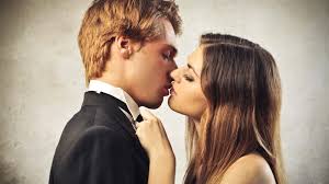 11 simple mistakes that are ruining your kisses