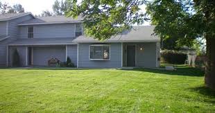Payette Townhouses Is Centrally Located On South 16th St 95 Close To Shopping Banking And Local Schools Our Frie Affordable Apartments Apartment Townhouse
