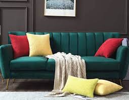 Cuscini per divani in pallets nel tuo spazio esterno, giardino o terrazzo, puoi portare un arredo di grande fascino rustico come il divano realizzato con i pallet. Come Disporre I Cuscini Sul Divano Ottimi Consigli Casa Magazine