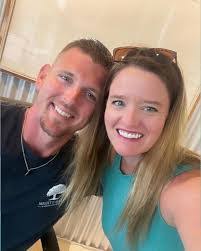 Sarah Reade's Instagram, Twitter & Facebook