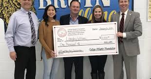 Williams earns scholarship