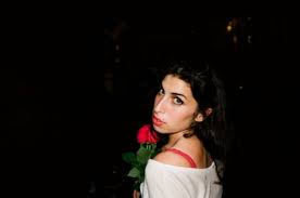 Revista americana divulga fotos inéditas de Amy Winehouse - Blog da 102.3