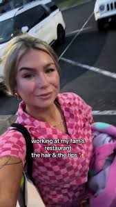 Hairstyles and Tips for Family Diner Servers