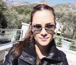 NAŠA GLUMICA SMUVALA SVOG 21 GODINU STARIJEG PROFESORA: Zbližili su se na  snimanju popularne serije, krili ljubav od SVIH, a evo kako ona danas  izgleda! (FOTO)