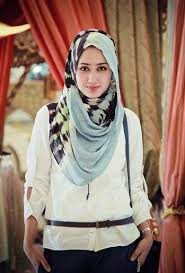 Dian pelangi sangat dikenal sebagai desainer multitalenta, ia membawa angin segar yang penuh warna di panggung busana muslim di salah satu rancangan dan desain model baju muslim yang lagi naik daun saat ini adalah baju muslim dian pelangi. Kumpulan Gambar Sketsa Desain Baju Dian Pelangi Sketsa Gambar