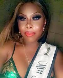 Oh nothing just practicing our poses for the year 😉😎with the gorg Miss  @continentalpageantry Elite2024 @leeann_feathers !! Yes I'm still way  swollen ,but I had to go show the classical ladies support