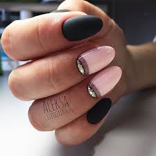 Oval Short Black Almond Shaped Nails 33 Breathtaking Designs For Almond Shaped Nails Oval Nails Gold Nails Trendy Nails