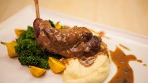 Recette De Lapin Braise A La Moutarde De Dijon Zeste Recipe Main Course Food Cooking