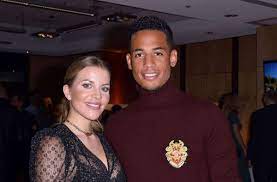 Das meldet das magazin variety fair. Ehemaliger Profi Beim Vfb Stuttgart Ex Nationalspieler Dennis Aogo Und Frau Ina An Corona Erkrankt Vfb Stuttgart Stuttgarter Zeitung