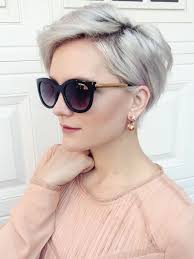 Jun 05, 2021 · cortes de cabello corto 2021 2022 para mujer de moda 5 junio, 2021 el pelo corto es cada vez más popular porque además de brindar mucho estilo y sofisticación, es fácil de manejar y de bajo mantenimiento. Cortes De Cabello Para Mujeres De 40 O Mas