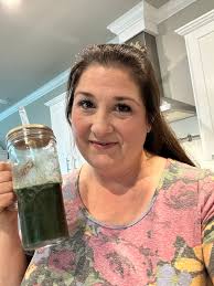 I'm noticing big changes because of my greens & fizz! With my hair, my  nails, my skin, my gut health… I'm GLOWING from the inside out!! 😊💚