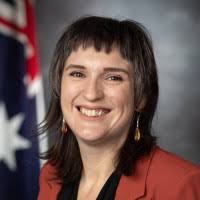 60+ perfiles de «Tegan»