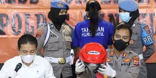 Gaji satpam lamongan gresik / dinas ketahanan pangan kabupaten lamongan sosialisasi. Ancaman Hukuman Aiptu Tomy Jika Terbukti Nikah Siri Dengan Nani Sate Racun Sianida Merdeka Com