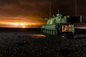 M109 155mm自走榴弾砲（m109 155ミリ じそうりゅうだんほう）は、アメリカ合衆国が開発した自走砲。 専用に開発された車体と155mm榴弾砲を装備した旋回式砲塔を持つ。 m44 155mm自走榴弾砲の後継車両として第二次世界大戦後第2世代の自走砲となった。. Us Army M109a6 Paladin Howitzers Completes Multinational Night Live Fire In Morocco Militaryleak