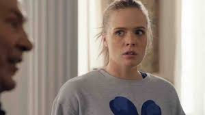 Plus belle la vie en avance du 2 décembre : Chloé face au père d'Éléna ! ( résumé et vidéo épisode 476 en avance) - Plus Belle La Vie le site des fans