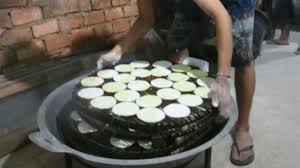 Buat krupuk kemplang yg di garang pake arang. Mengintip Proses Pembuatan Kemplang Panggang Khas Palembang