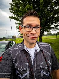 ISO local photographer who focuses