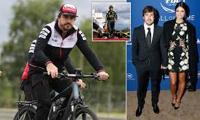 Il pilota spagnolo dell'alpine renault sarebbe stato investito da un'auto mentre si allenava sulle strade luganesi. Formula 1 Ace Fernando Alonso Rushed To Hospital After Being Run Over While Cycling Daily Mail Online