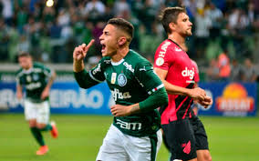 Raphael cavalcante veiga, known as raphael veiga, is a brazilian footballer who plays for palmeiras as an attacking midfielder. Comente Para Voce O Palmeiras Deveria Negociar A Saida Do Meia Raphael Veiga