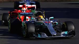 Es gibt mit natürlich riesiges selbstvertrauen. Eklat Beim Gp In Baku Sebastian Vettel Rammt Lewis Hamilton Eurosport