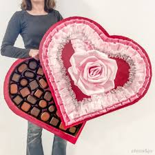 See more ideas about flower arrangements, floral arrangements, flower boxes. Diy Giant Heart Shaped Candy Box Valentine S Day Decoration Laptrinhx News