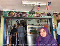 The nasi kandar got its name from the rod that was once used to shoulder the food from place to place. Datang Ipoh Jangan Lupa Cuba Nasi Kandar Pekan Lama Ipoh Eintan Nurfuzie Lifestyle Beauty Travel Tips Rawatan Kucing Review