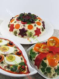 Pentru salata de boeuf eu folosesc o parte din carnea de pui fiarta (pieptul) pentru supa de pui. Cum Ornam Salata De Boeuf 20 Idei De A Dreptul Spectaculoase