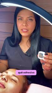 Servicio a domicilio de pestañas de diferentes técnicas y diseños. Ana  decidió volumen medio ¿y a vos cuál te gusta? #pestañas  #lashistaprofesional #lashes #domiclio #costarica #aslog #belleza