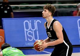 Alperen şengün hakkında merak edilen basketbol kariyeri. Alperen Sengun Draft Tahminlerinde Avrupa Nin En Iyisi Nba Trendbasket