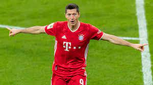 Off topic > lewandowski kicked. Lewandowski Should Be 99 On Fifa Bayern Striker Has No Weaknesses Says Rival Bundesliga Striker Klos Goal Com