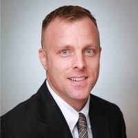 100+ perfiles de «Travis John»