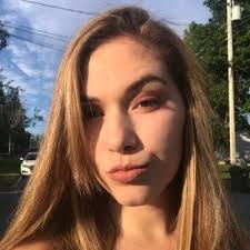 Emily Leon's Instagram, Twitter & Facebook