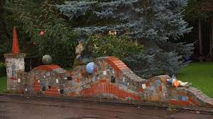 Marchenhafte Gartenmauer Garten Gartenmauer Ummauerter Garten