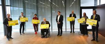 Nachdem du das getan hast, lassen sie sich in microsoft word. Je 2 000 Euro Raiffeisen Spendet An Sieben Burgenlandische Hilfsorganisationen Burgenland