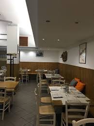 fabbrica sedie tavoli per ristorante pub pizzeria arredamenti pub pizzerie ristoranti mobilificio maieron www mobilificiomaieron arredamento tavoli banconi