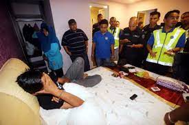 Ia menawarkan tempat penginapan dengan restoran, parking peribadi percuma, bar dan lounge berkongsi. Memang Psiko Habis Wanita Kongsi Kisah Diserbu Khalwat Oleh Pihak Agama Macam Samseng